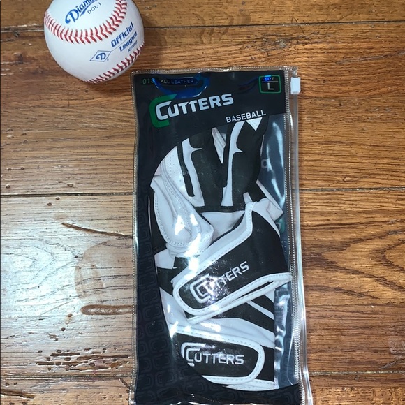 ⚾️Leather🆕⭐️ BASEBALL Batting Gloves White/Black CUTTERS - Picture 2 of 8